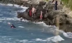 Yasağa rağmen denize giren 1'i çocuk 3 kişi, kurtarıldı