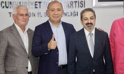 Gürsel Tekin, Trabzon'da partisinin il başkanlığını ziyaret etti