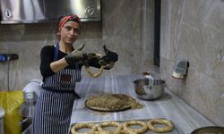 “Balık ekmek olur da hamsili simit neden olmasın?” dedi: Hamsili simidi yaptı