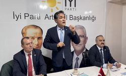 İYİ Parti Sözcüsü Kavuncu, Artvin'de partililerle bir araya geldi