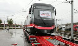 12 yeni tramvaydan üçüncüsü de Samsun'a geldi