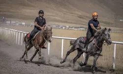 Erzurum'da "Geleneksel Rahvan At Yarışları" düzenlendi