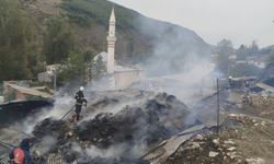 Bayburt'ta çıkan yangında 5 ev zarar gördü