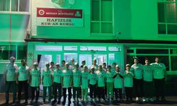 Arda Güler'den hafızlık öğrencilerine imzalı forma