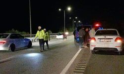 Çorum-Samsun yolunda iki otomobil çarpıştı: 3 yaralı