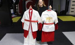 Selçuklu motifleriyle süslediği tasarımlarıyla Türk sporcuları giydirmek istiyor