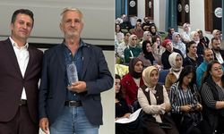 Rize Boğaz Ortaokulunda Mustafa Bayrak’a Teşekkür Plaketi