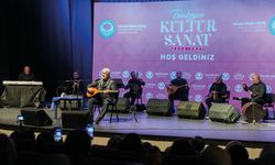 Trabzon’da Esat Kabaklı’dan Unutulmaz Türkü Ziyafeti