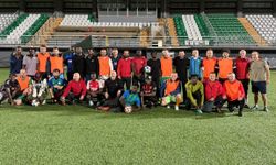 Çayeli’nde Afrika kökenli çay işçileriyle dostluk maçı: Kazanan kardeşlik oldu