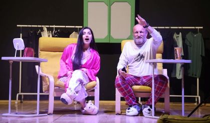 Maçka'da "Hangisi Gerçek" tiyatro oyunu sahnelendi