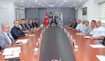 Artvin Valisi Ergün, muhtarlarla bir araya geldi