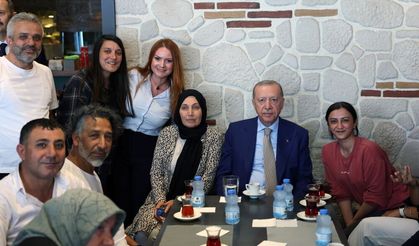 Cumhurbaşkanı Erdoğan, Üsküdar'da esnafı ziyaret etti