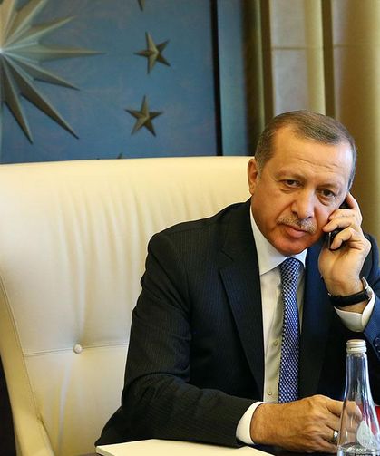 Cumhurbaşkanı Erdoğan, Rize'de gençlik buluşmasında telefonla gençlere hitap etti