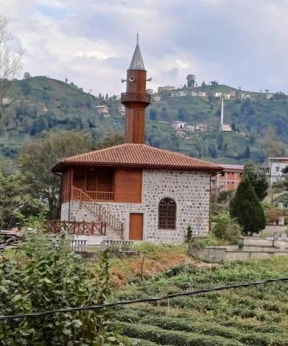 Rize'de restore edilen ahşap tarihi cami ibadete açıldı