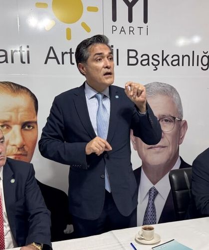 İYİ Parti Sözcüsü Kavuncu, Artvin'de partililerle bir araya geldi