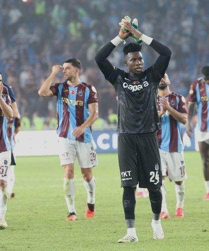 Onana hem kurtarıyor hem oyun kuruyor
