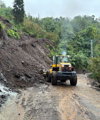 Trabzon'da etkili sağanağın izleri siliniyor