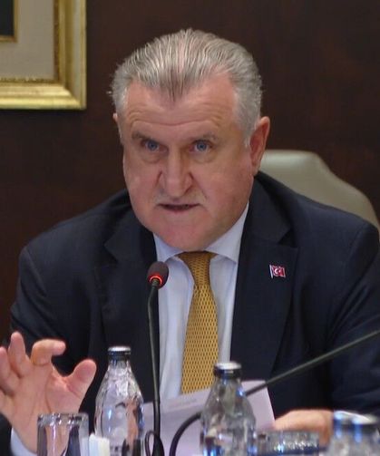 Bakan Bak: "Yasa dışı bahis gençlerin gelişimini olumsuz etkilemektedir"