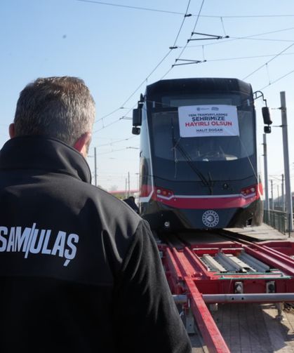 12 yeni tramvaydan 4'üncüsü de Samsun'a ulaştı