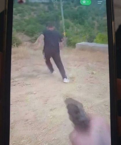 Akranlarını kurusıkı tabancayla tehdit eden çocuğa, konutu terk etmeme kararı