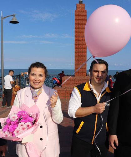 Kanseri yenen Yasemin için balon uçurdular