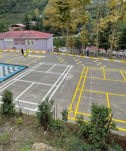 Trabzon'da okul bahçelerine renkli dokunuş