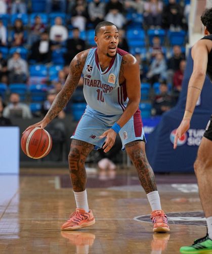 Trabzonspor- Esenler Erokspor: 90- 93
