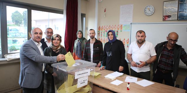 Rize Milletvekili Harun Mertoğlu oyunu kullandı