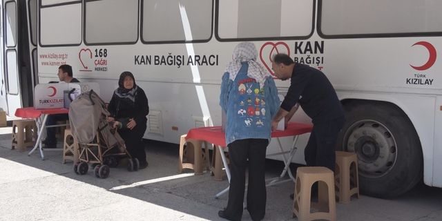 Amasya'da öğretmen ve veliler kan bağışında bulundu