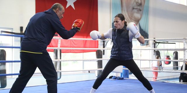 Milli boksör Buse Naz, Avrupa Oyunları'nda olimpiyat kotası için yumruk sallayacak: