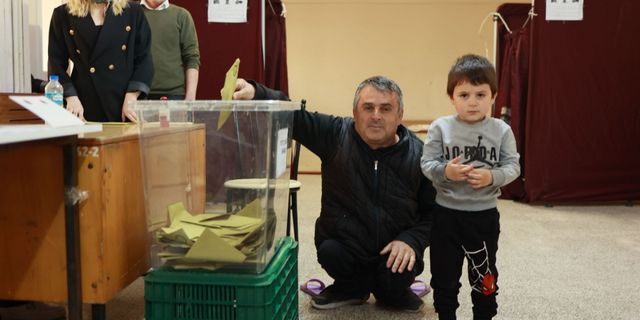 Ordu'da 105 yaşındaki Mehmet Özmen oy kullandı