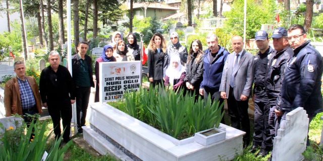 Şehit polis Recep Şahin, Havza'da mezarı başında anıldı