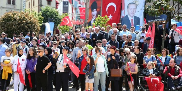 Trabzon ve çevre illerde 19 Mayıs Atatürk'ü Anma, Gençlik ve Spor Bayramı kutlanıyor