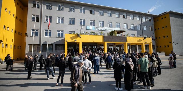 Yurt genelinden oy manzaraları! Vatandaşlar ilk saat itibarıyla okullar akın etti