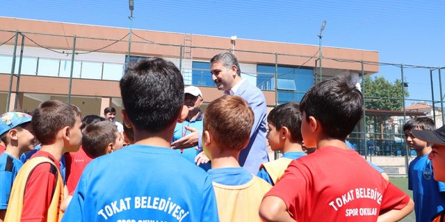 Tokat Belediye Başkanı Eroğlu, spor kompleksinde incelemede bulundu