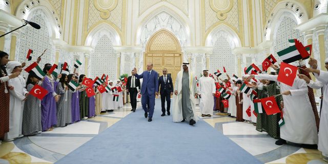 Cumhurbaşkanı Erdoğan Körfez turunun son durağı Birleşik Arap Emirlikleri'nde