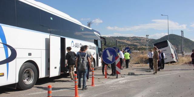 Amasya'da yoldan çıkıp savrulan yolcu otobüsündeki 1 kişi yaralandı