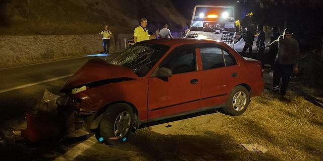 Karabük'te otomobil ile ticari taksi çarpıştı, 3 kişi yaralandı