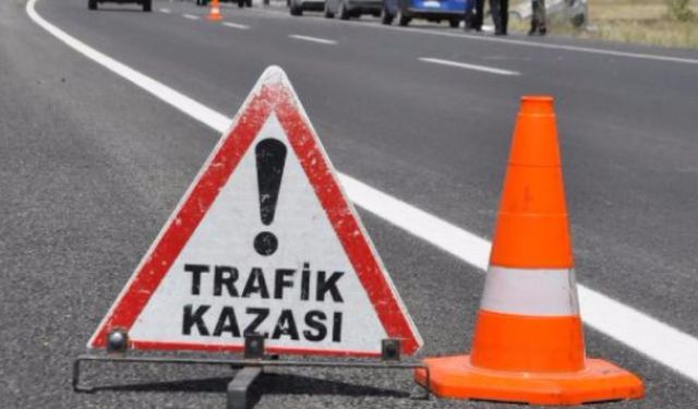 Rize'de iki otomobilin çarpıştığı kazada 3 kişi yaralandı