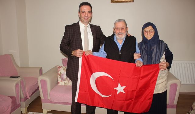 Amasya'da Kaymakam Gürçam'dan 76 yıllık evli çifte ziyaret