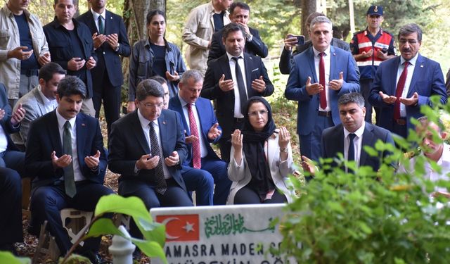 Bakan Tunç, Amasra'da maden ocağındaki patlamada ölen işçiler için okutulan mevlide katıldı