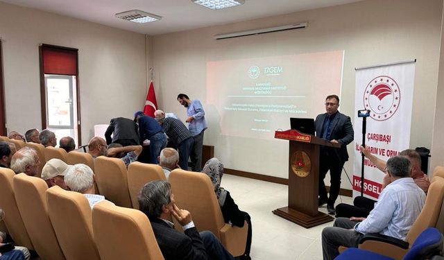 Çarşıbaşı'nda muhtarlara kahverengi kokarcayla mücadele yöntemleri anlatıldı