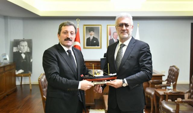 Devlet Tiyatroları Genel Müdürü Karadağlı, Samsun'da ziyaretlerde bulundu