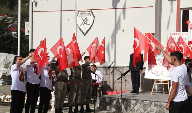 Giresun'da Cumhuriyet'in 100. yıl dönümü kutlandı