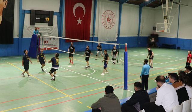 Havza'da 29 Ekim Cumhuriyet Bayramı Voleybol Halk Turnuvası başladı