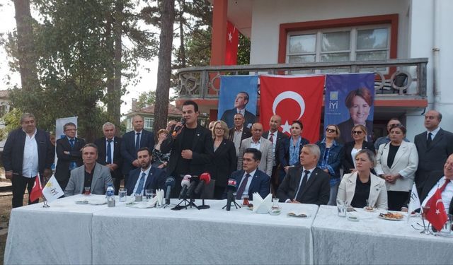 İYİ Parti Safranbolu Belediye Başkan adayı Hakan Peker, basın mensuplarıyla buluştu