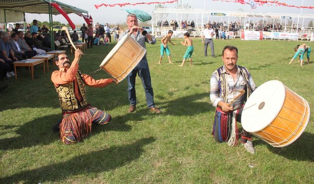 Suluova'da 2. Altın Soğan ve Pancar Güreş Festivali yapıldı