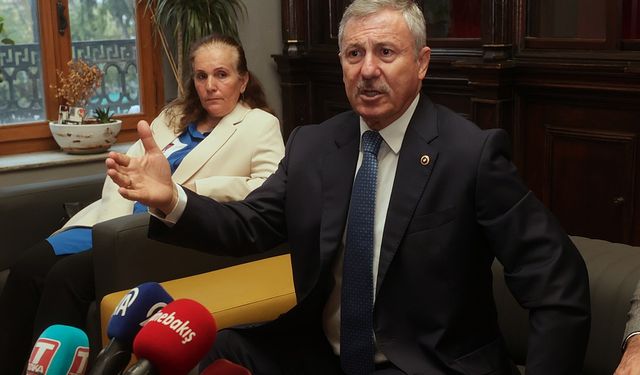Saadet Partisi Grup Başkanı Selçuk Özdağ, Trabzon'da konuştu