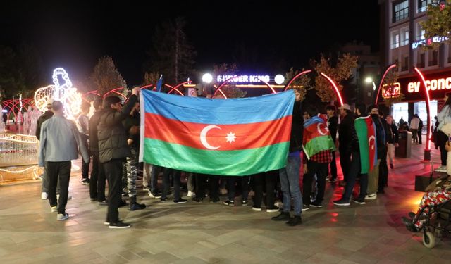 BAİBÜ'deki Azerbaycanlı üniversiteliler Karabağ Zaferi'nin 3. yıl dönümünü kutladı