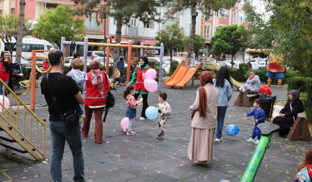 Havza'da Genç Kızılay Havza Şubesinden miniklere sürpriz